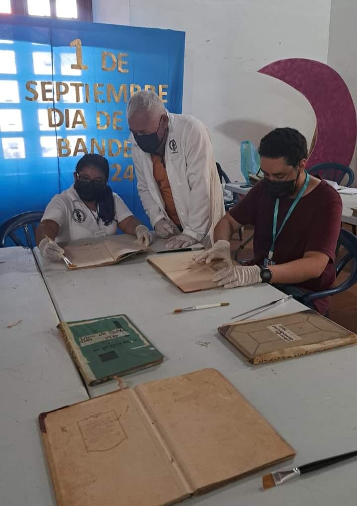 Especialistas del IHAH imparten taller para la conservación del Patrimonio Documental en Trujillo